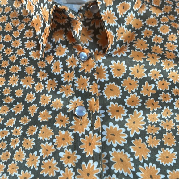 Vintage button front daisy shirt. XS - Picture 4 of 7